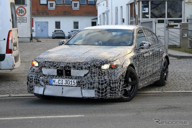 BMW M5セダン 次期型プロトタイプ(スクープ写真)