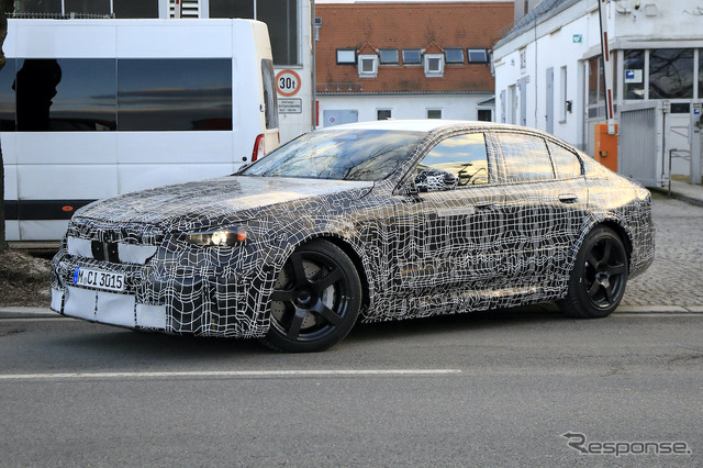 BMW M5セダン 次期型プロトタイプ(スクープ写真)