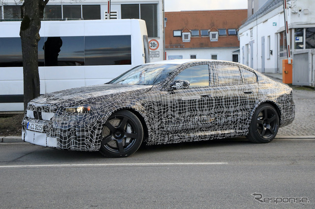 BMW M5セダン 次期型プロトタイプ(スクープ写真)