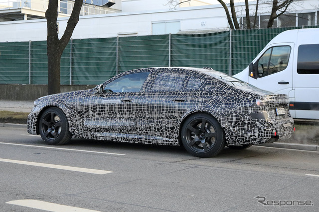 BMW M5セダン 次期型プロトタイプ(スクープ写真)