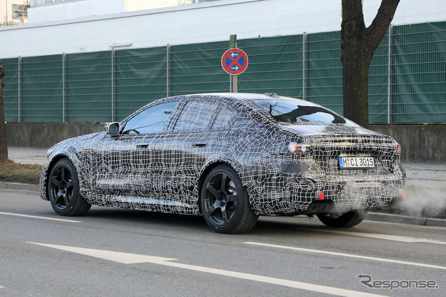 BMW M5セダン 次期型プロトタイプ(スクープ写真)