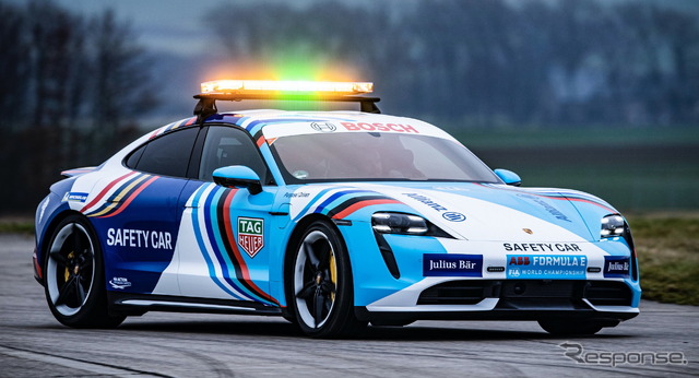 ポルシェ・タイカン 「ターボS」のフォーミュラEセーフティカー