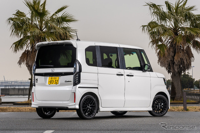 Honda N-BOX Custom STYLE+ BLACK