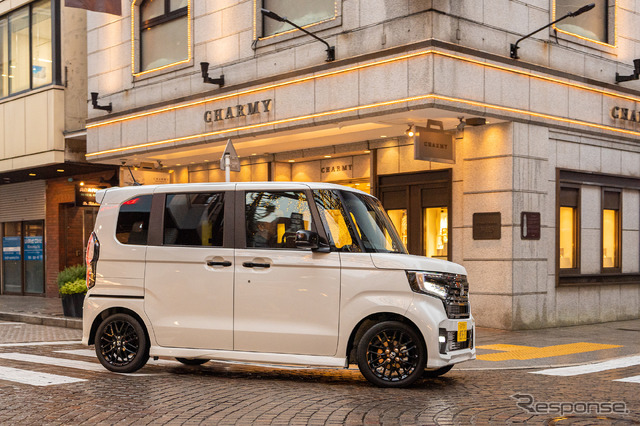Honda N-BOX Custom STYLE+ BLACK