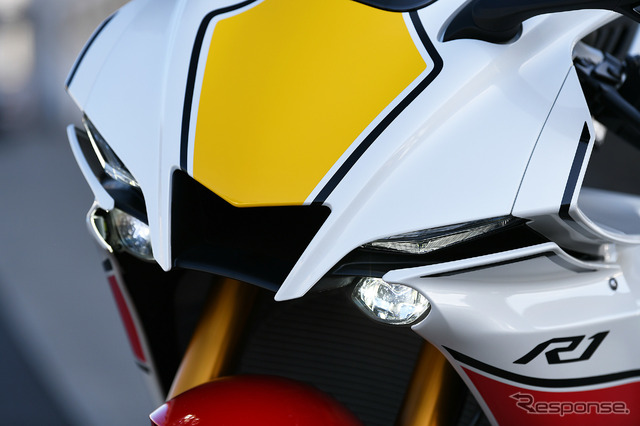 ヤマハ YZF-R1 WGP 60th Anniversary