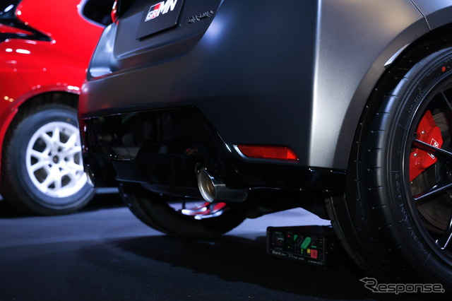 GRMNヤリス サーキットパッケージ(東京オートサロン2022)