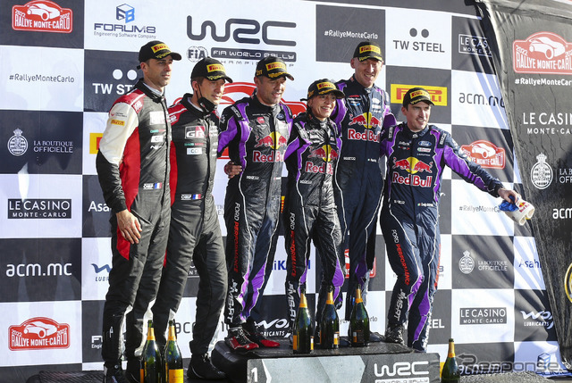 2022年WRC開幕戦モンテカルロの表彰台。中央右は優勝コ・ドライバーのイザベル・ガルミッシュ(女性)。