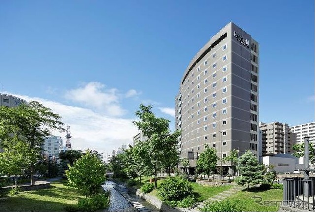 すすきのなどに近い創成川沿いに建つ「フェアフィールド・バイ・マリオット札幌」。
