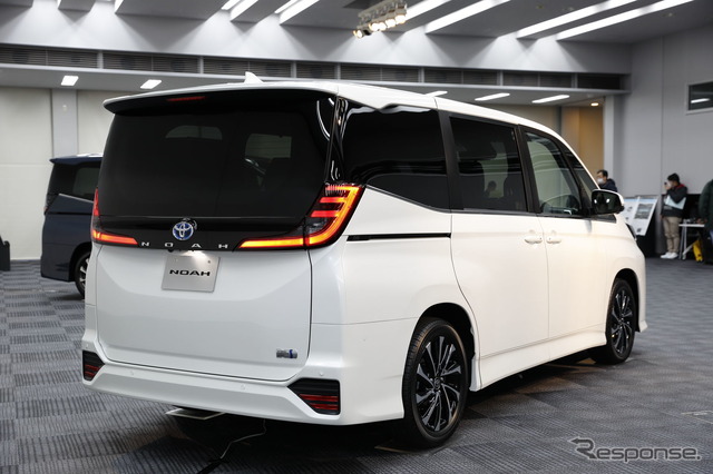 トヨタ・ノア 新型(エアロモデル)