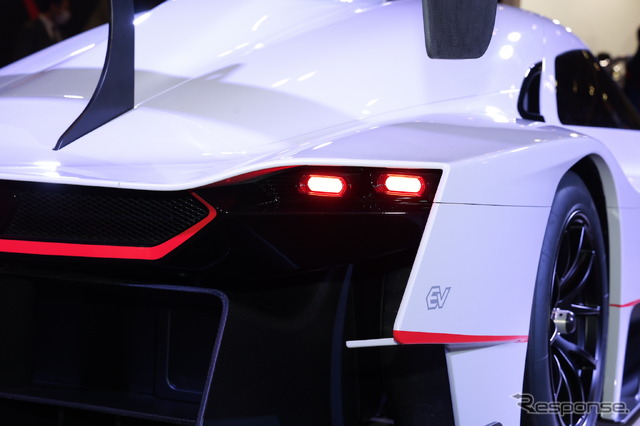 スバル STI E-RA(東京オートサロン2022)