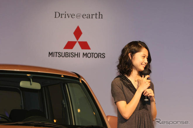 【三菱 トッポ 新型発表】写真蔵…宮崎あおい Drives@earth