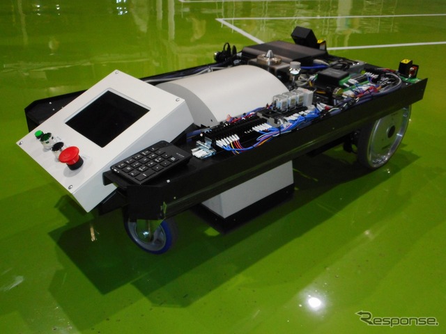組み立て型タフネスAGV:COW-el (参考出品)