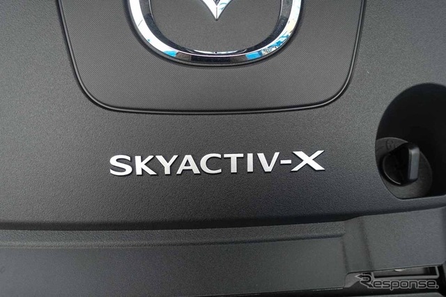 マツダ3 e-SKYACTIV X MT車