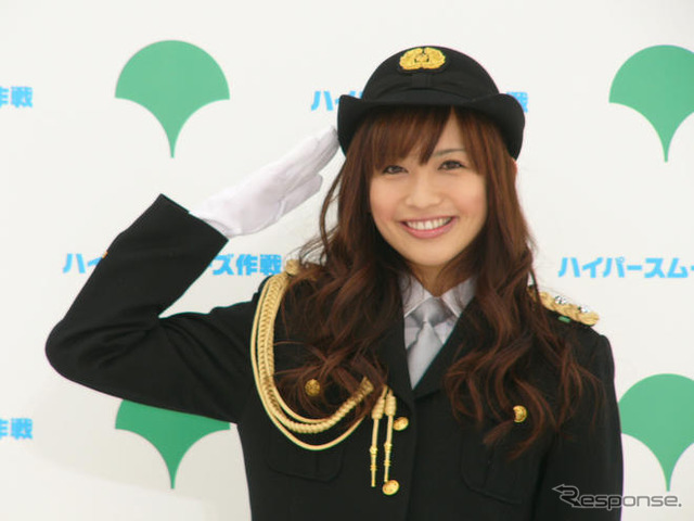 セーフティ&スムーズ東京フェア2008 写真蔵…優木まおみ の婦警姿