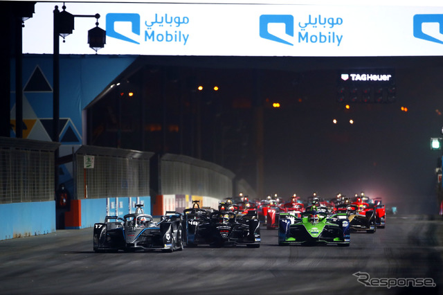 フォーミュラEの第2戦は、開幕戦の翌日にサウジアラビアで行われた