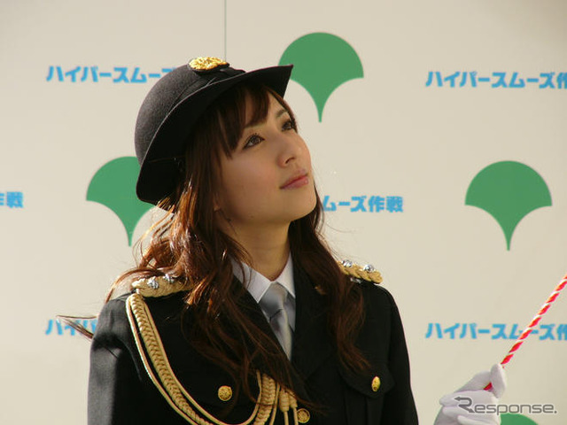 セーフティ&スムーズ東京フェア2008 写真蔵…優木まおみ の婦警姿