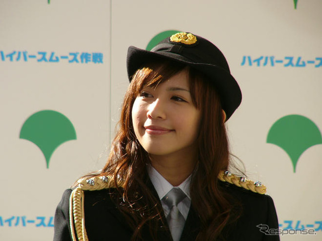 セーフティ&スムーズ東京フェア2008 写真蔵…優木まおみ の婦警姿