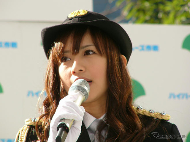 セーフティ&スムーズ東京フェア2008 写真蔵…優木まおみ の婦警姿