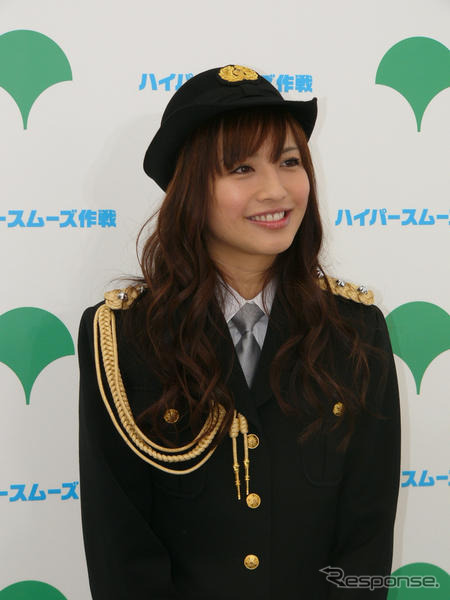セーフティ&スムーズ東京フェア2008 写真蔵…優木まおみ の婦警姿