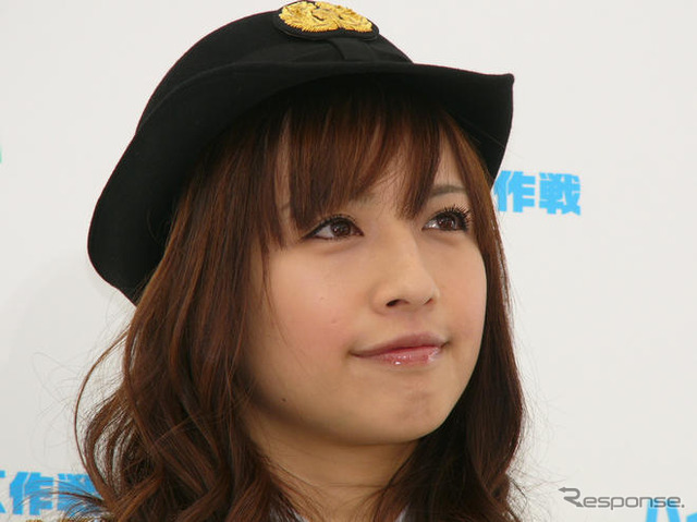 セーフティ&スムーズ東京フェア2008 写真蔵…優木まおみ の婦警姿