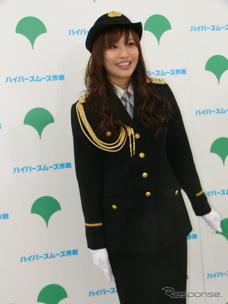 セーフティ&スムーズ東京フェア2008 写真蔵…優木まおみ の婦警姿