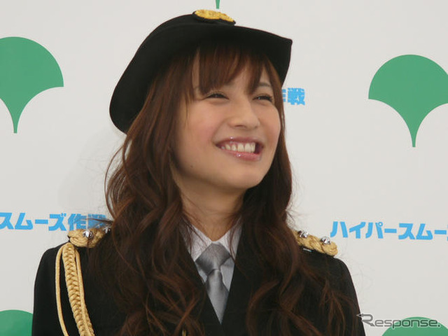 セーフティ&スムーズ東京フェア2008 写真蔵…優木まおみ の婦警姿