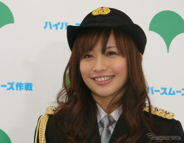 セーフティ&スムーズ東京フェア2008 写真蔵…優木まおみ の婦警姿