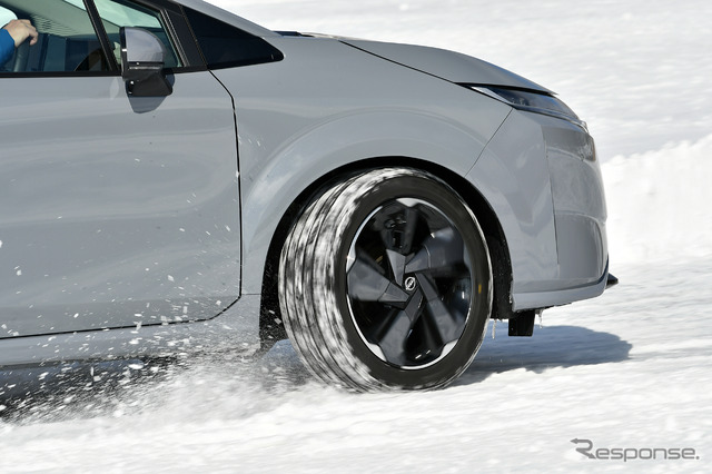 日産 e-POWER 4WD 試乗 ノート AURA 4WD