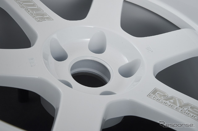 レイズ ボルクレーシング TE37V【ダッシュホワイト(DW)】