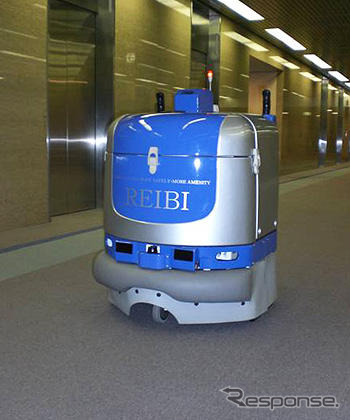 富士重と住友商事、大阪で初の清掃ロボットを導入