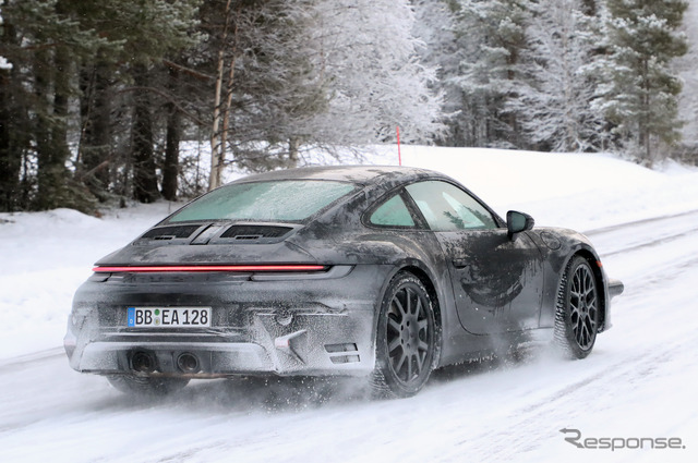 ポルシェ 911 改良新型プロトタイプ(スクープ写真)