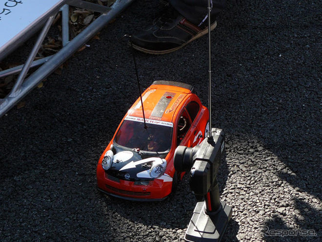 【NISMOフェスティバル08】京商ラジコンカー対決にレスポンス参戦!