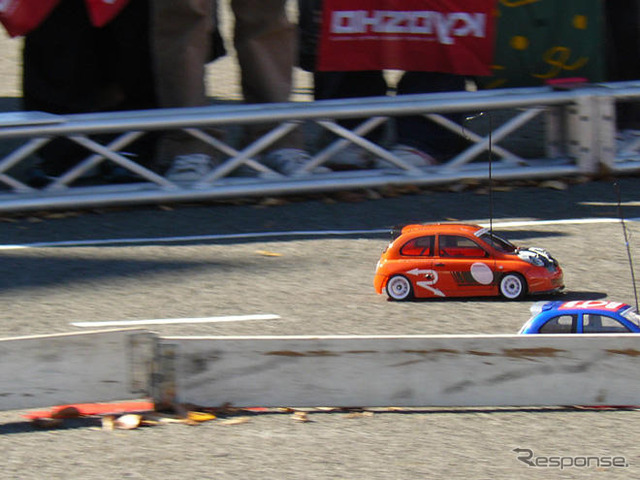 【NISMOフェスティバル08】京商ラジコンカー対決にレスポンス参戦!