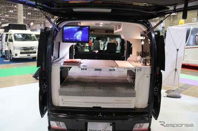 岡モータースのミニチュアクルーズを装備したアトレー新型(ジャパンキャンピングカーショー2022)