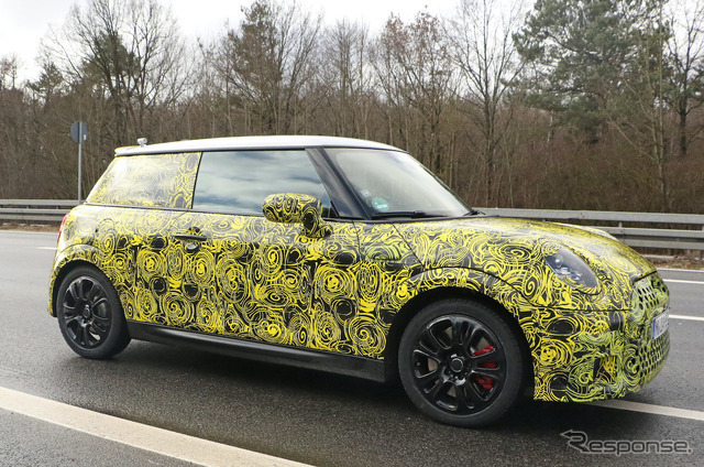 MINI JCW 改良新型プロトタイプ(スクープ写真)
