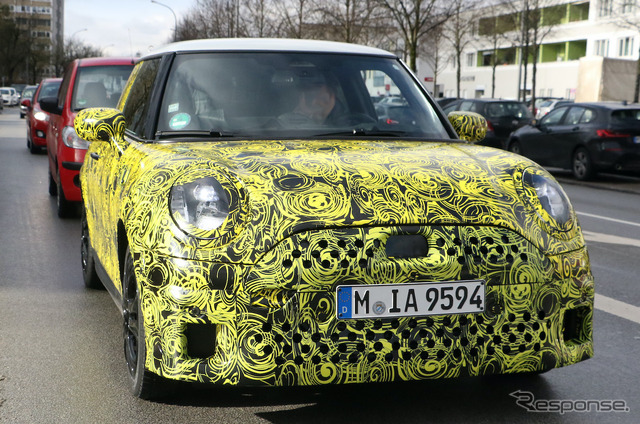 MINI JCW 改良新型プロトタイプ(スクープ写真)