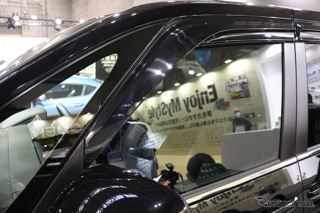 GRパーツ装着“TOYOTA VOXY”