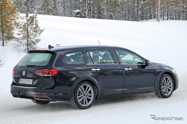 VW パサート 次期型プロトタイプ(スクープ写真)