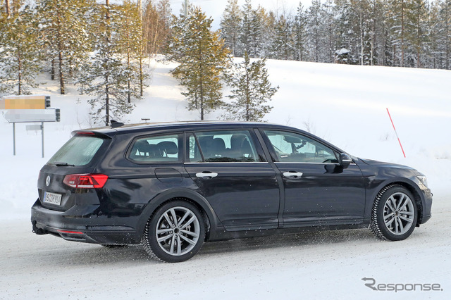 VW パサート 次期型プロトタイプ(スクープ写真)
