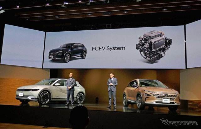 FCEV「ネッソ」は、BEV「アイオニック5」(左)と同時に日本市場への参入が発表された