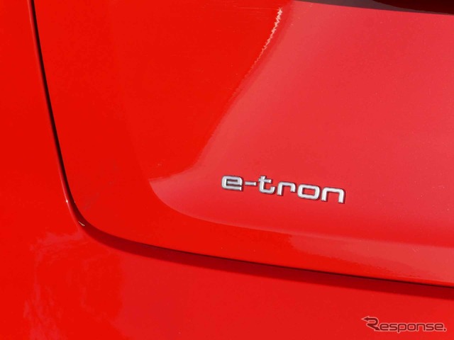 アウディ e-tron 50クワトロ アドバンスト