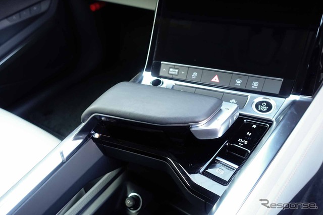 アウディ e-tron 50クワトロ アドバンスト