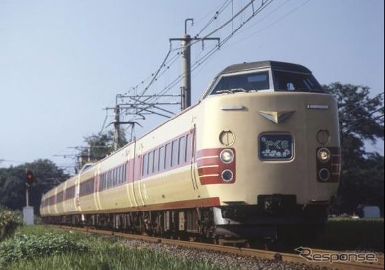 6両編成1本が国鉄特急色に復元される381系『やくも』。国鉄特急色の381系は2016年以来となる。