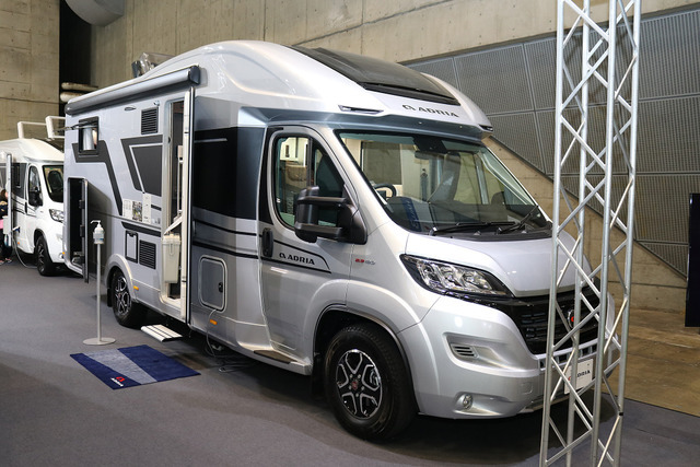 アドリア MATRIX SUPREME 670 SL