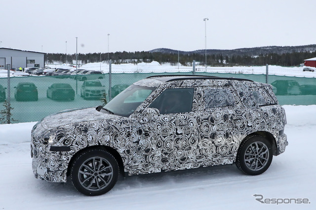 MINI クロスオーバー 次期型プロトタイプ(スクープ写真)