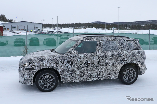 MINI クロスオーバー 次期型プロトタイプ(スクープ写真)