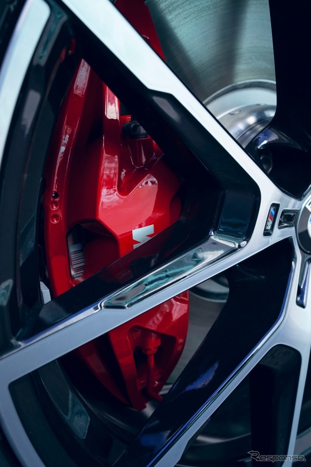 BMW THE 8 X JEFF KOONS