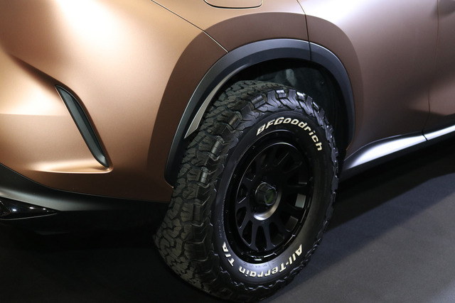 GRガレージ レクサスNX PHEV