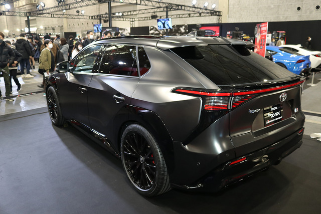 GRガレージ TOYOTA bZ4X GRスポーツコンセプト