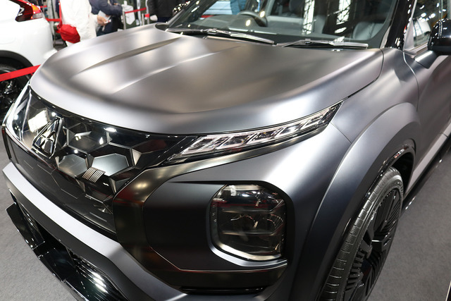 三菱自動車 MITSUBISHI アウトランダー